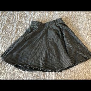 Black skater skirt XS